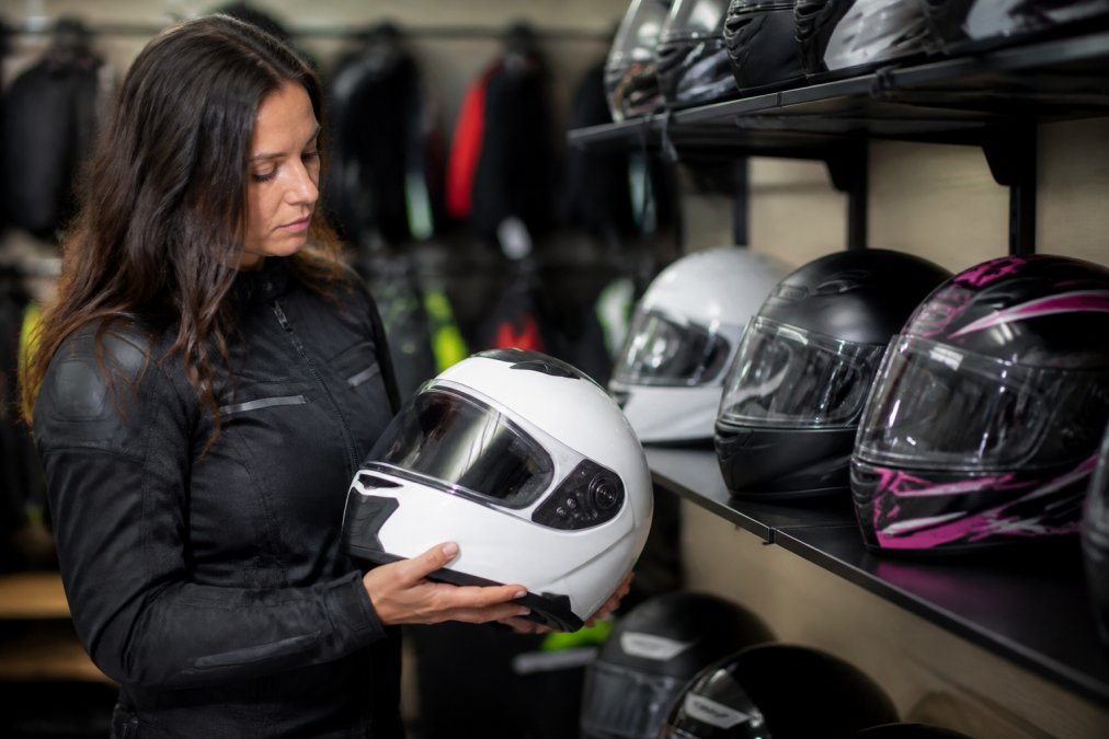 Women's Motorcycle Helmets: Fit, Safety & Selection Guide