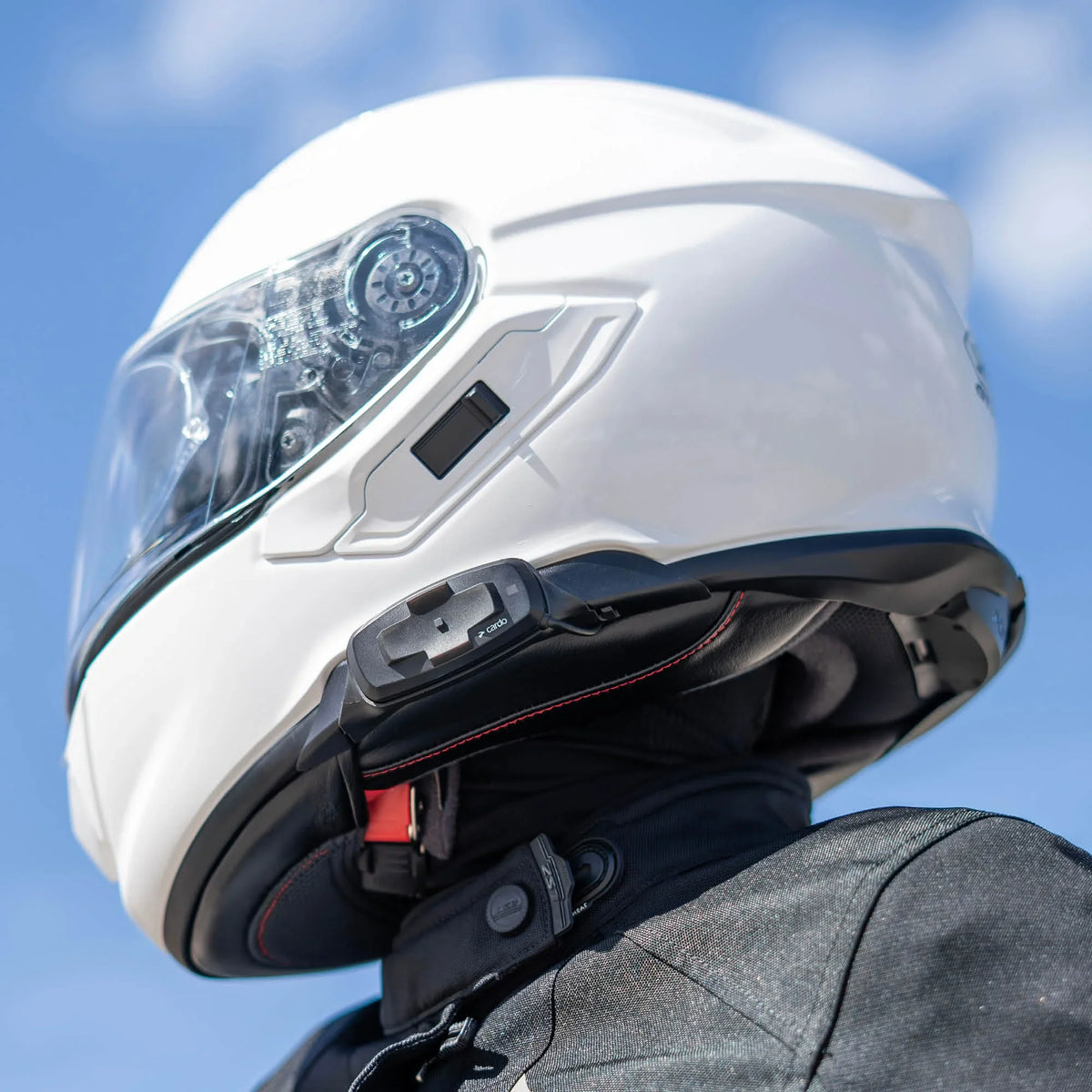 Cardo 4X-S installed in a SHOEI helmet