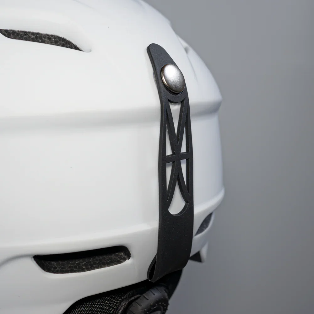 Daytona Helmets Daytona Carver Ski Helmet - Adjustable Ski Helmet for Men, Women & Youth - Dull Chalk White with Anti-Fog Visor